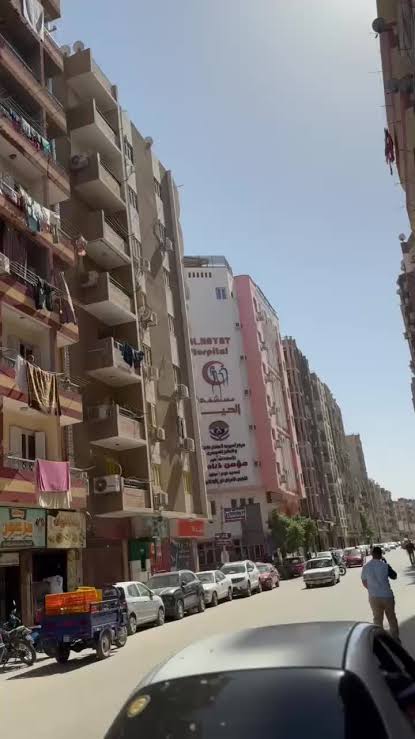 امتلك شقه في فريال بالقرب من مستشفي العقاد